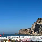 Konukevi Oasis Nazaré
